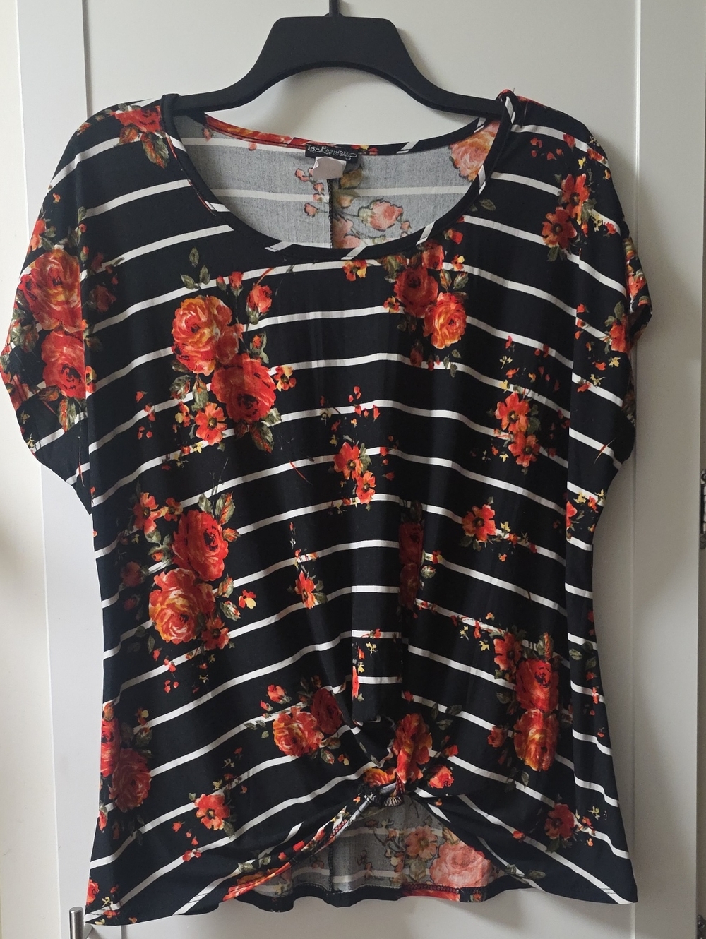Floral Stripe Short Sleeve Twist-Hem Top - Black with Red Floral 1X